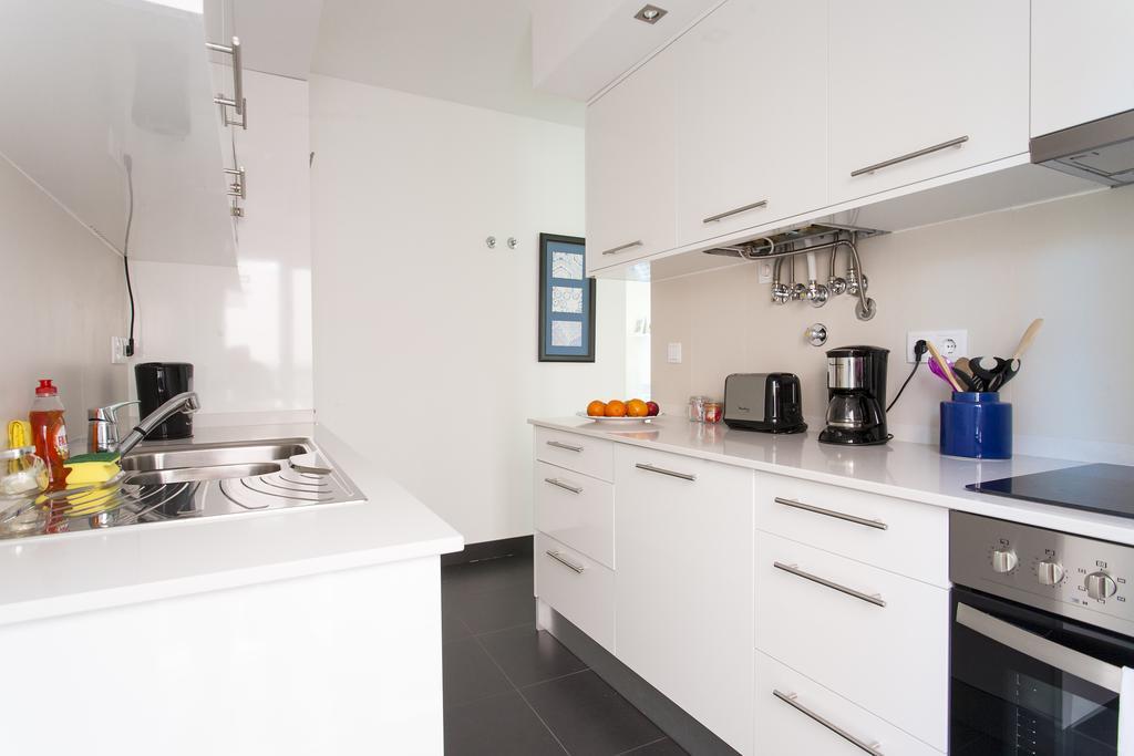 Joivy Joyful 2Br Apt With Terrace Nearby Sao Bento Palace Lisboa Rom bilde