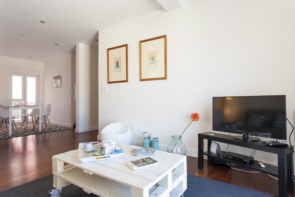 Joivy Joyful 2Br Apt With Terrace Nearby Sao Bento Palace Lisboa Rom bilde